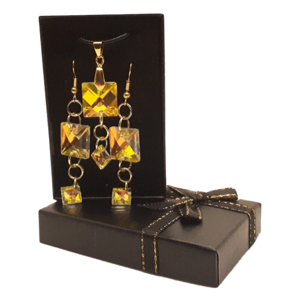 crystal-pendant-earrings-black-box_181608738